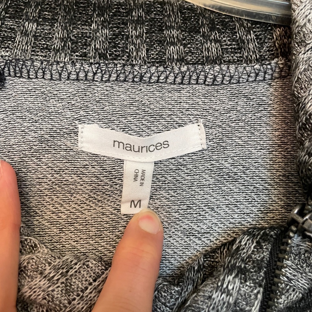 Maurices Sweater - Picture 7 of 9